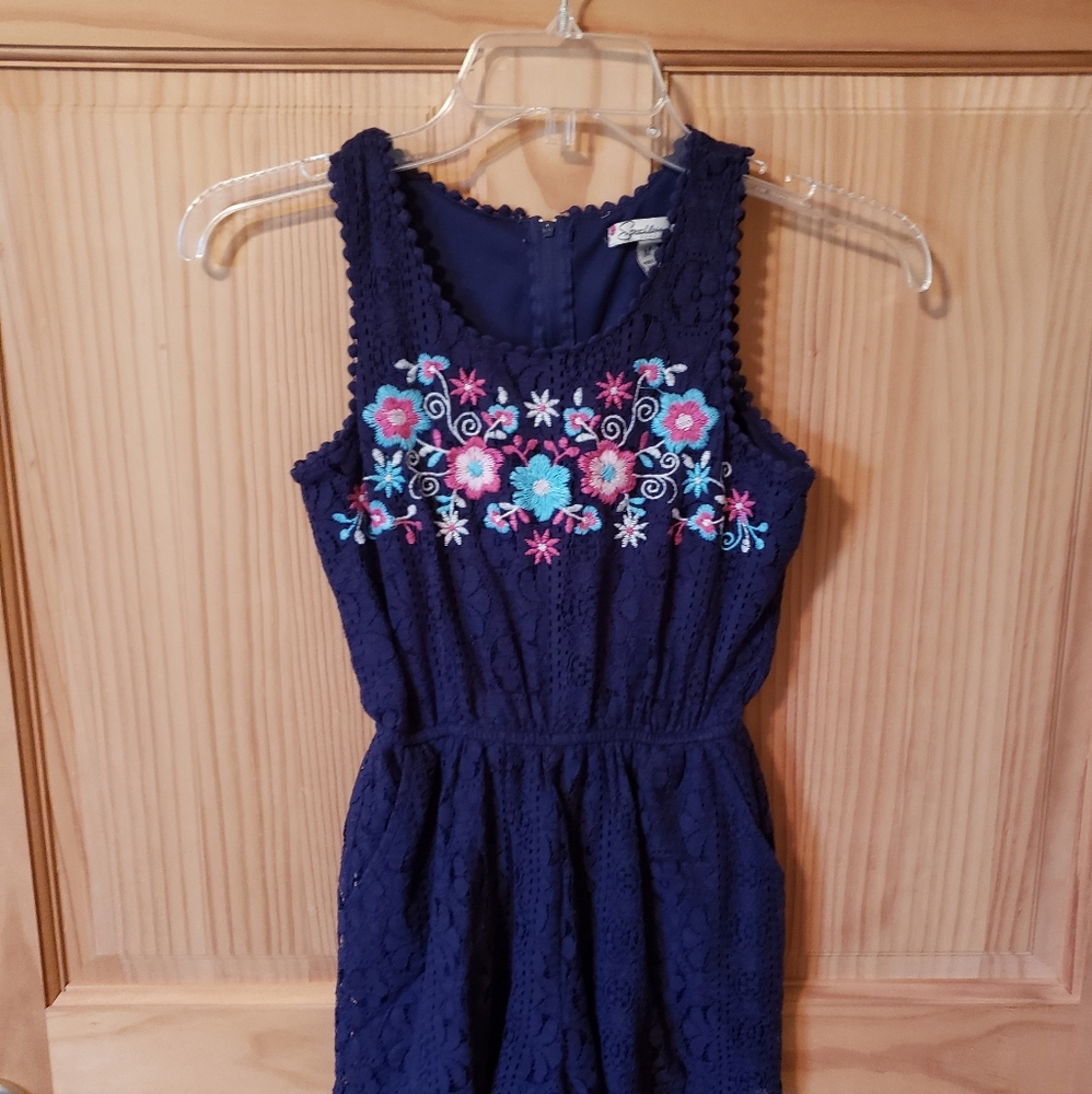 Girls size Medium Speechless lace jumper